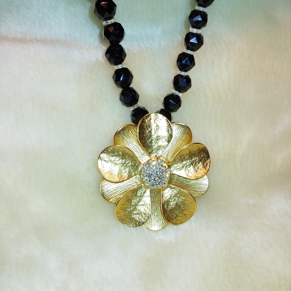 Vintage Gold-tone & Crystal Double Petal Flower Brooch/Clip-on Pendant 2" - Picture 3 of 9